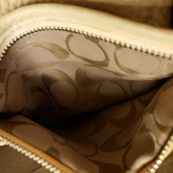 **SOLD** Tan/Beige Coach Pebble Leather Handbag - Picture 4 of 12